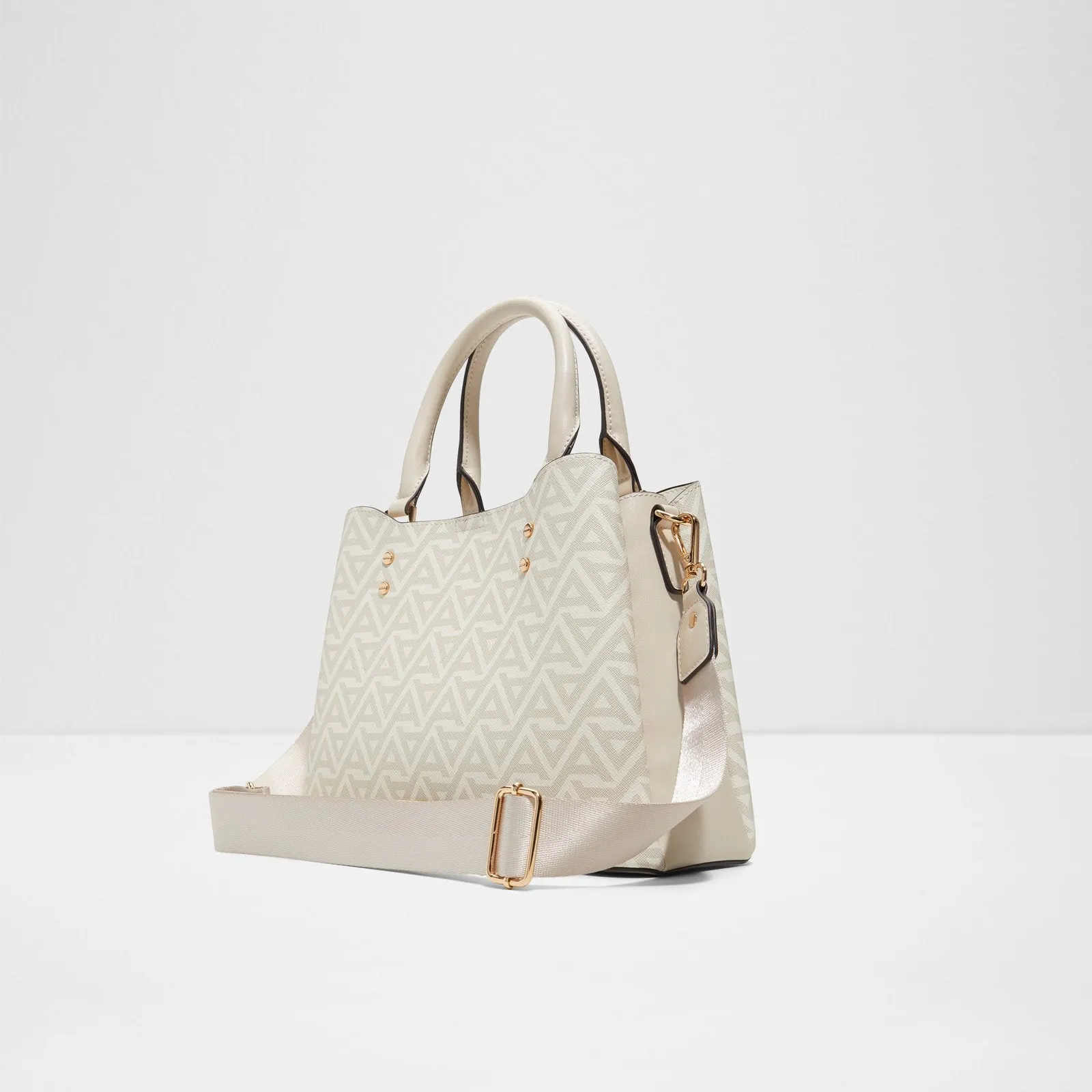 Caraever / Satchel