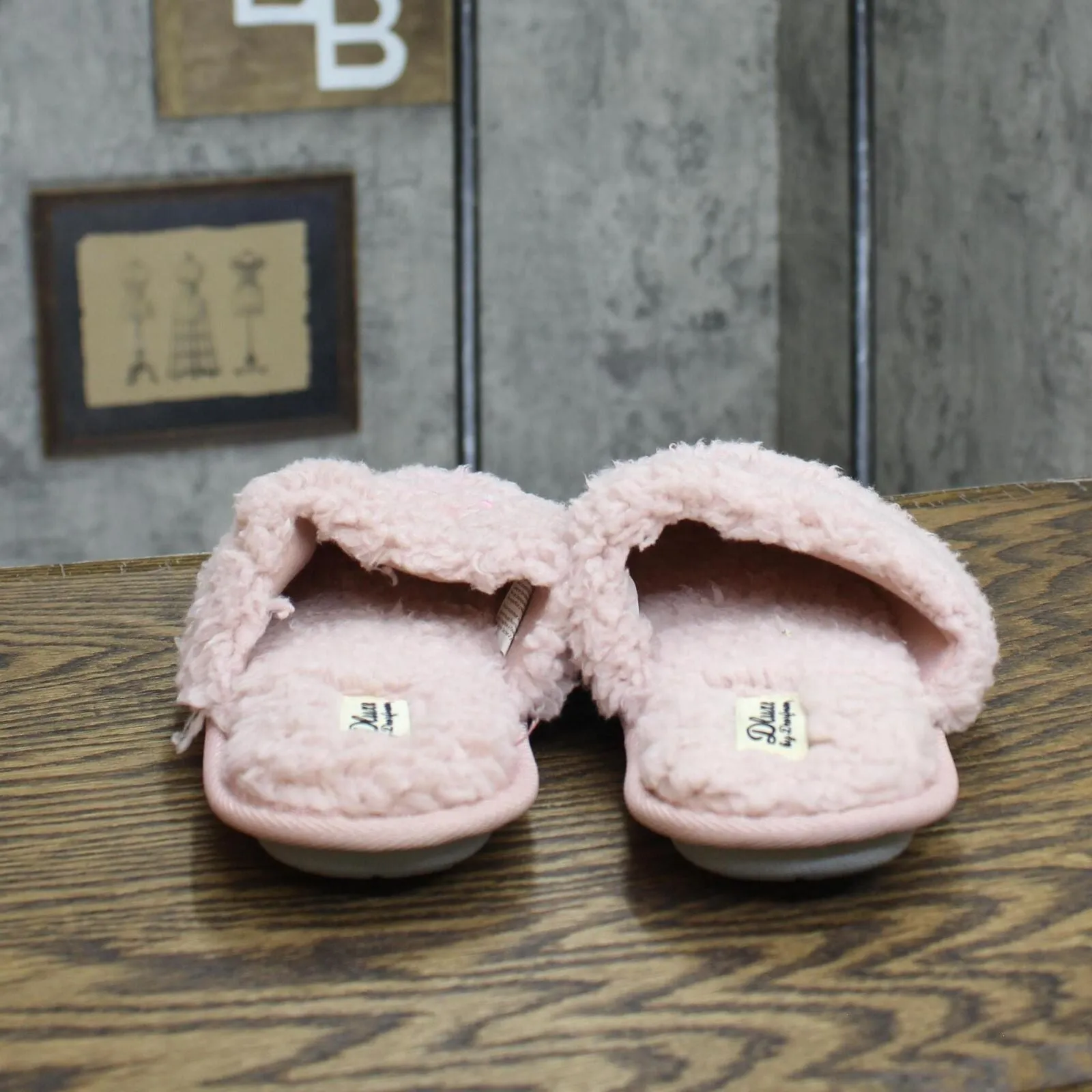 Dluxe By Dearfoams Girls Youth Happy Face Scuff Slippers 88544850 Light Pink 4/5